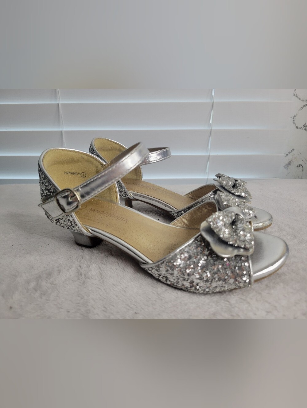 Silver Glitter Dress Low Heel Sparkly Bow Girls Sz 1 PANDANINJIA Church Fancy